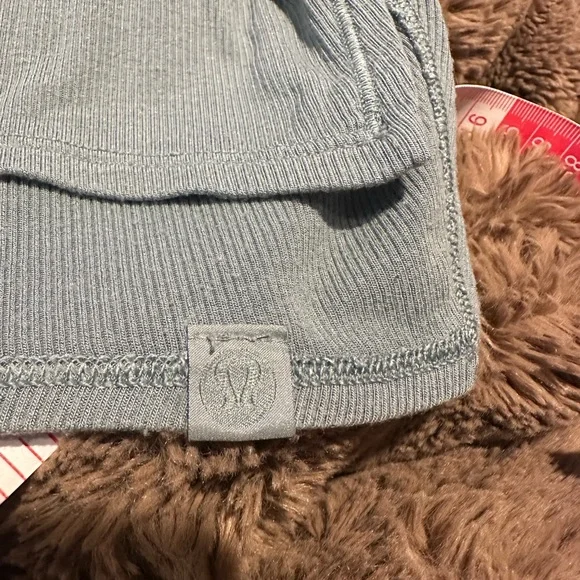 Lululemon-Women's Light Blue Casual Top - Picture 4 of 9